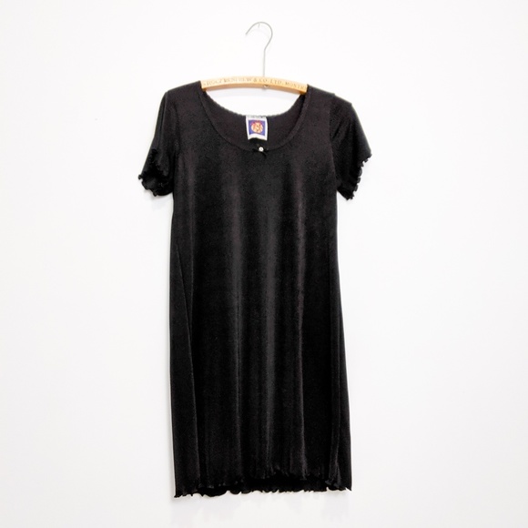 Slinky black short sleeved dress - Picture 1 of 3